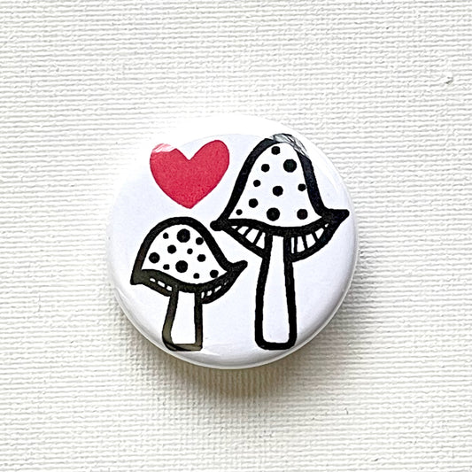MUSHROOM LOVE PIN / MAGNET