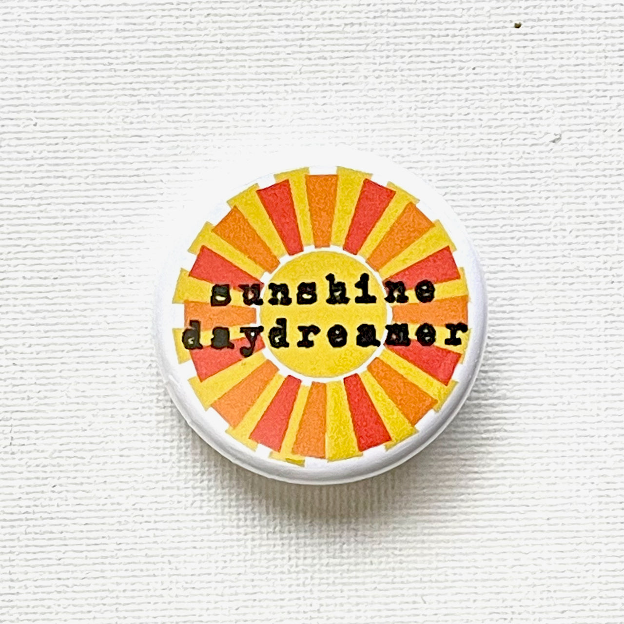 SUNSHINE DAYDREAMER PIN / MAGNET